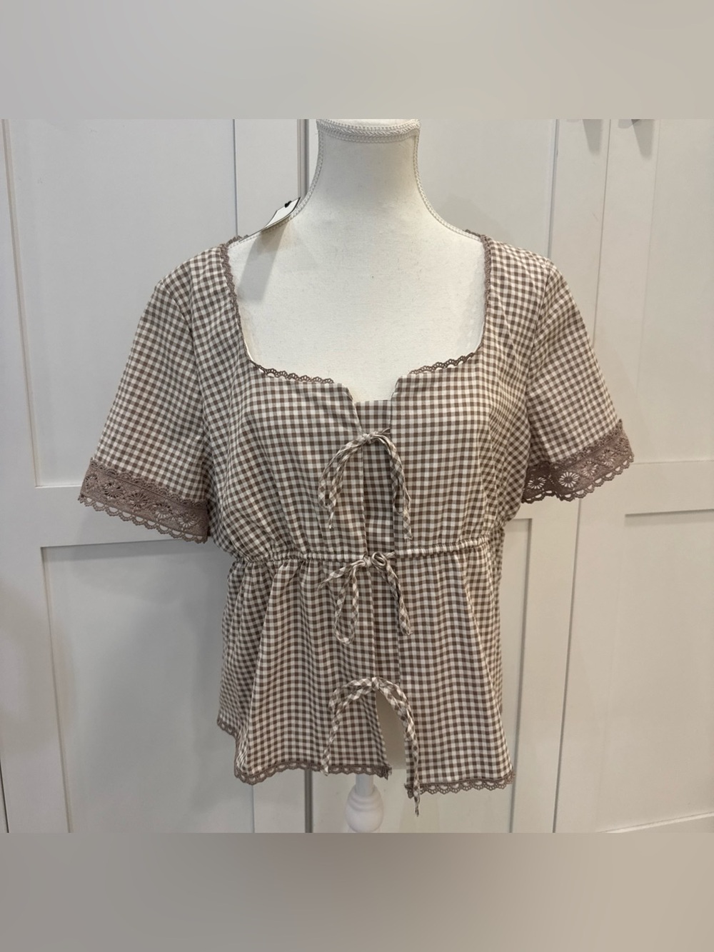 NWT Bagatelle Brown Gingham Tie-Front Peplum Blouse Sz L